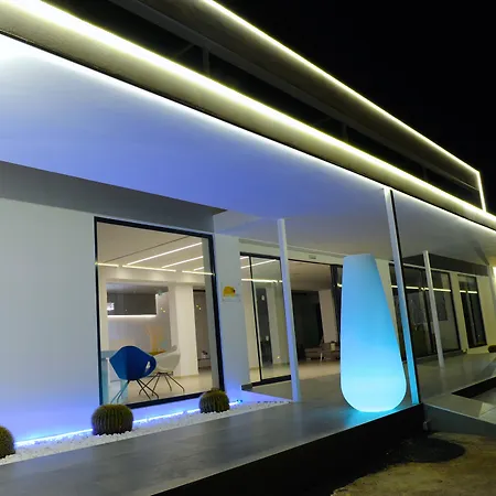Ellia Hotel 4*